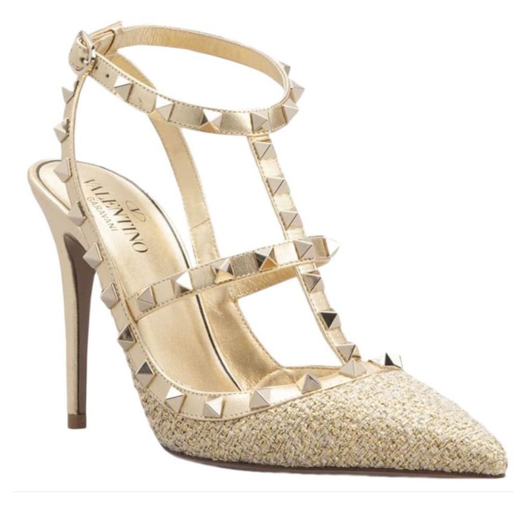 New Valentino Garavani Rockstud Pumos
